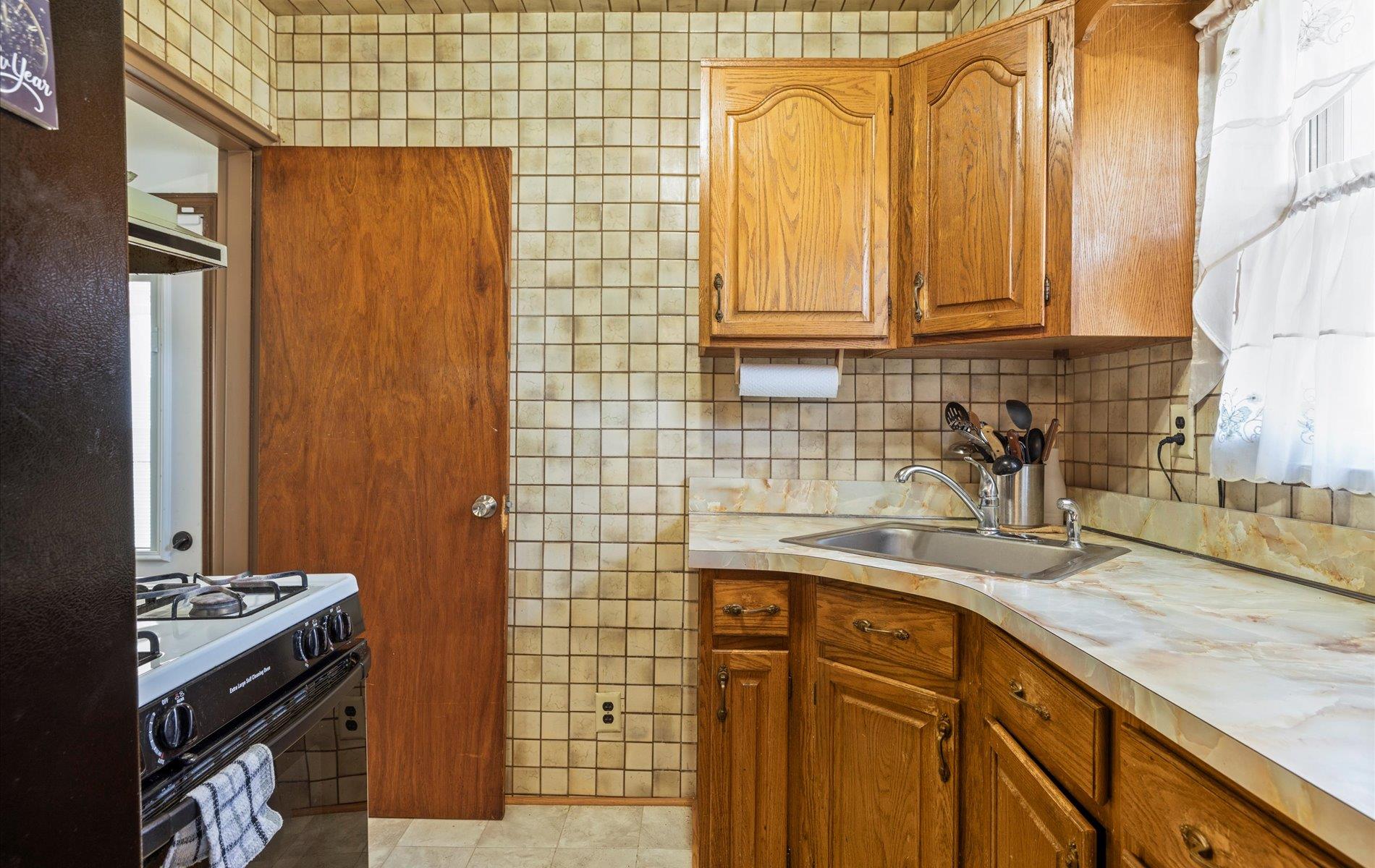 105 Fieldmere Street St, Elmont, New York image 5