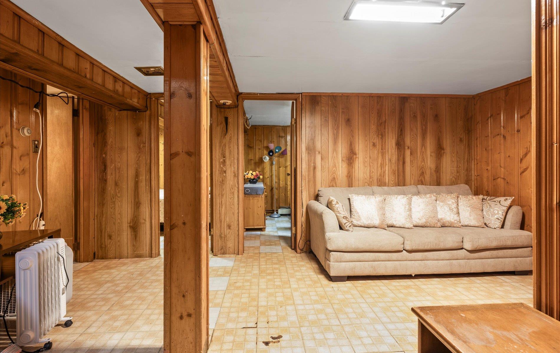 105 Fieldmere Street St, Elmont, New York image 16