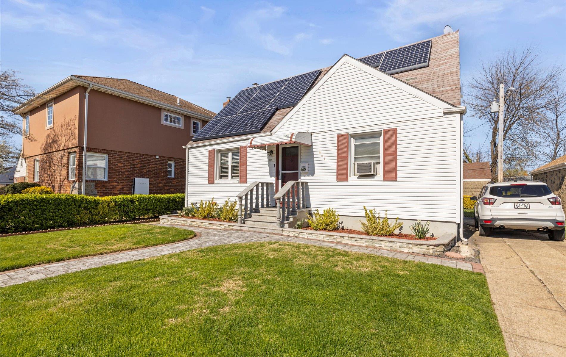 105 Fieldmere Street St, Elmont, New York image 2