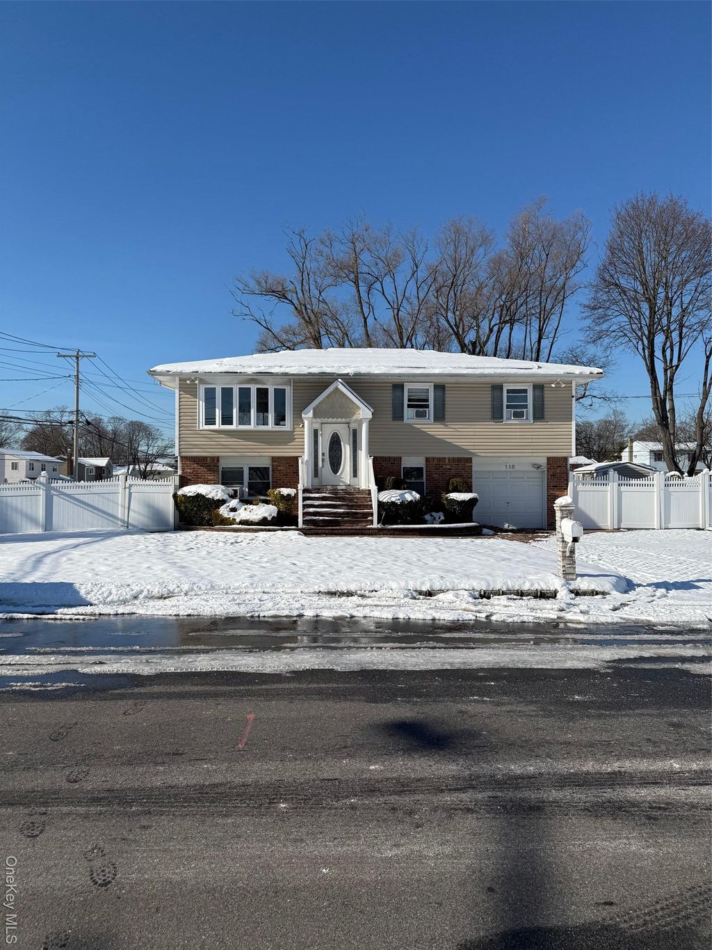 Photo of 118 Lincoln Avenue, Deer Park, NY 11729 (MLS # 944771)