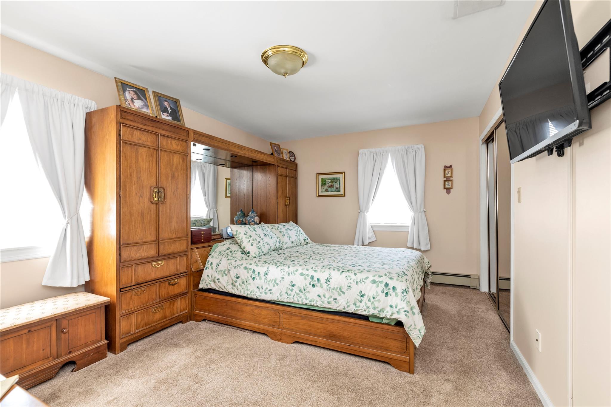 25 Miller Avenue, Floral Park, New York image 17