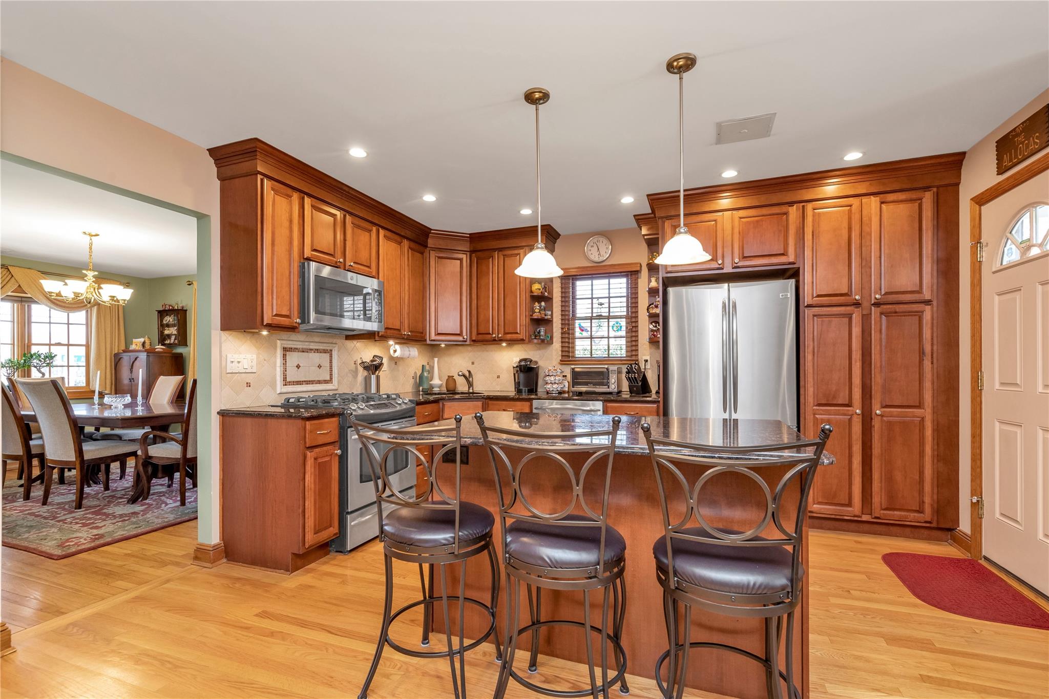 25 Miller Avenue, Floral Park, New York image 8