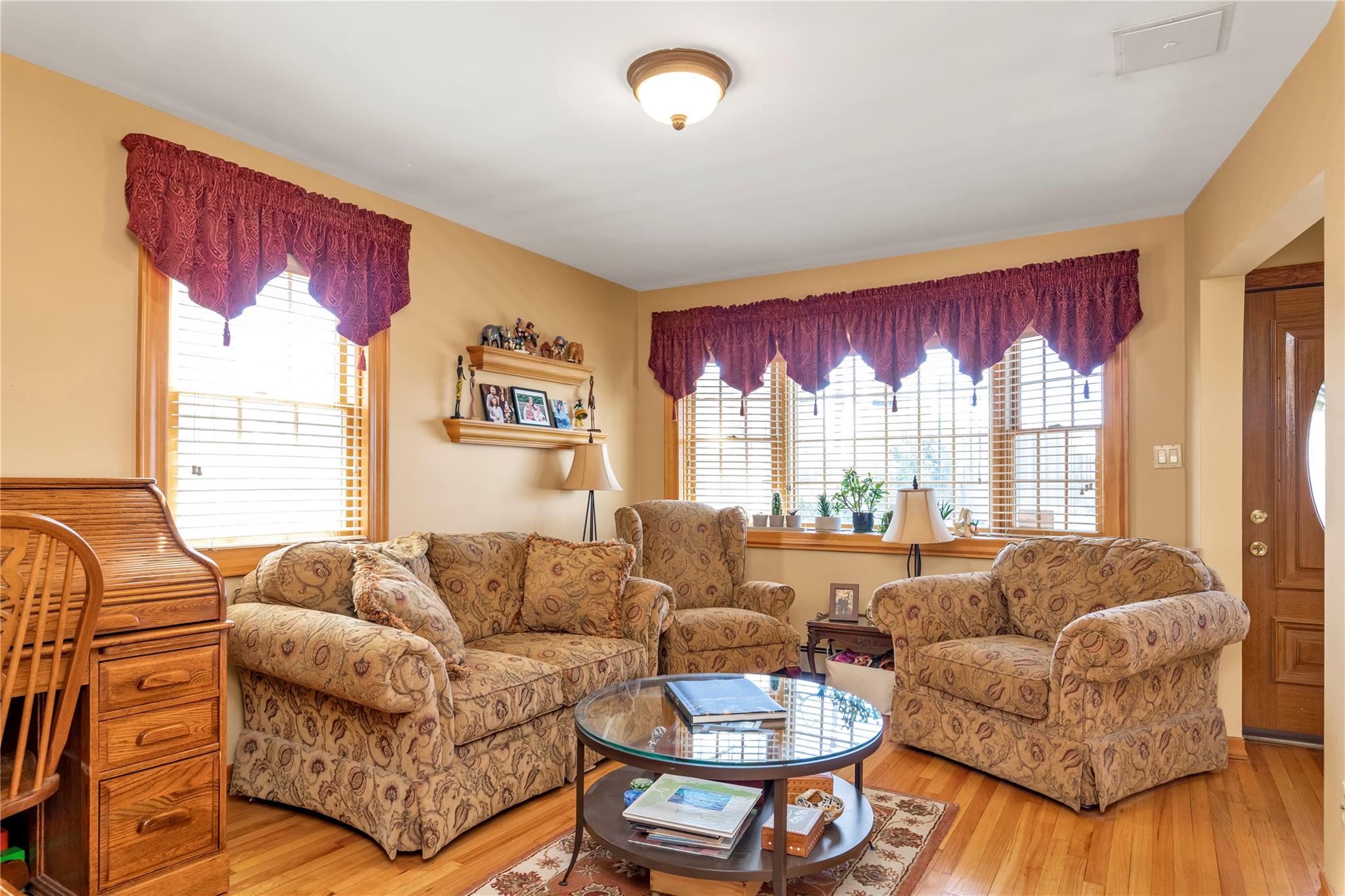 25 Miller Avenue, Floral Park, New York image 3