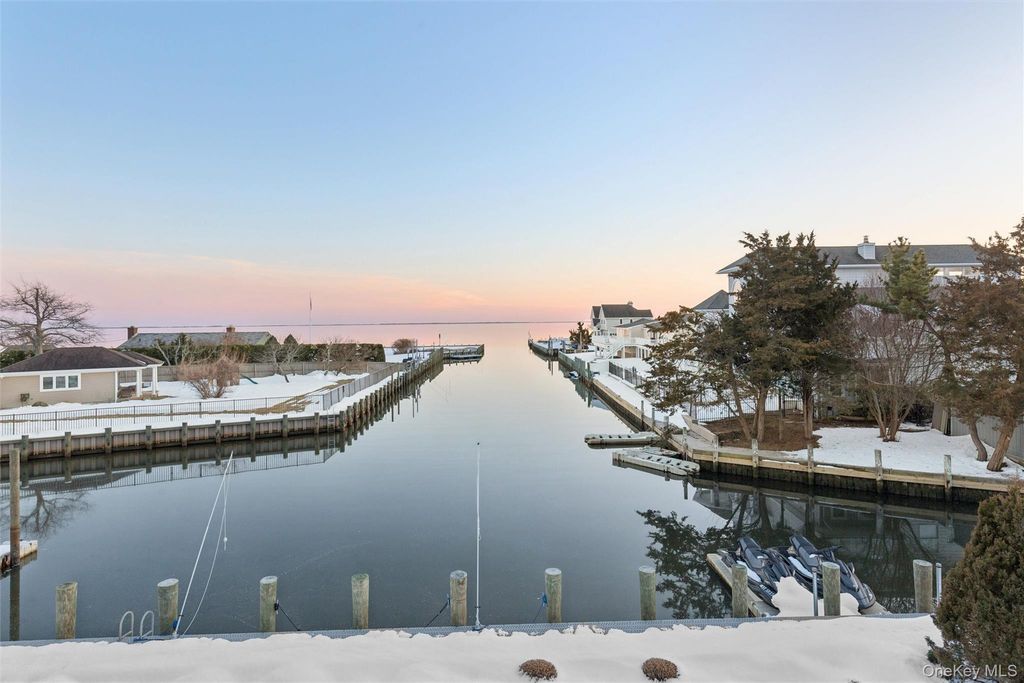 Photo of 18 Matilda Court, Bayport, NY 11705 (MLS # 996328)