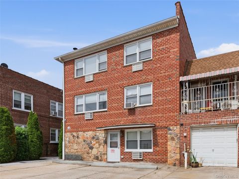 Multifamily For Sale - 61-26 164 Street<br/> Fresh Meadows, NY 11365