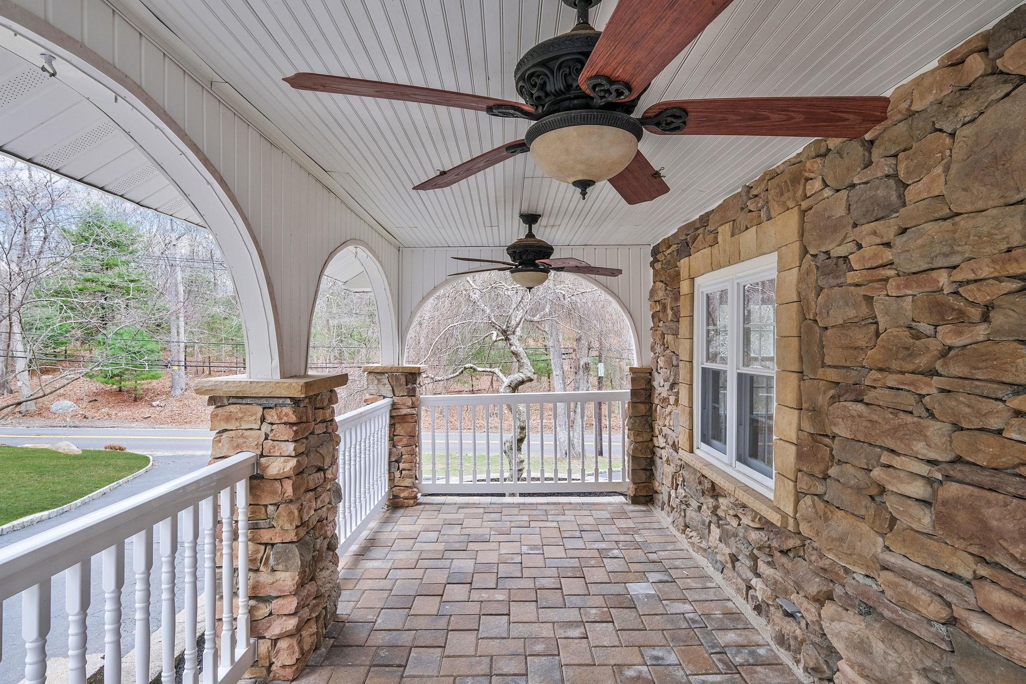 90 E Bartlett Road, Middle Island, New York image 6