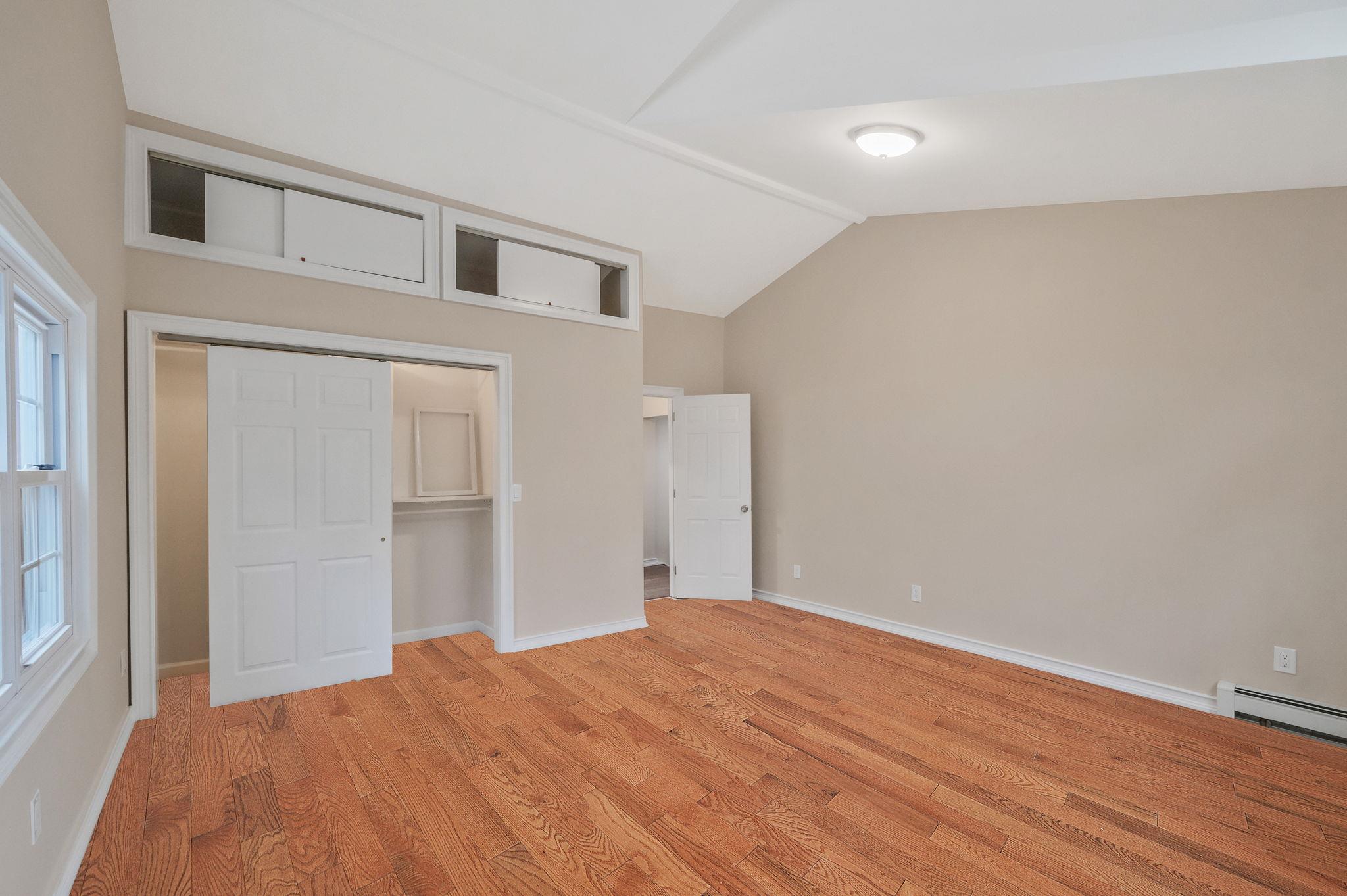 90 E Bartlett Road, Middle Island, New York image 28
