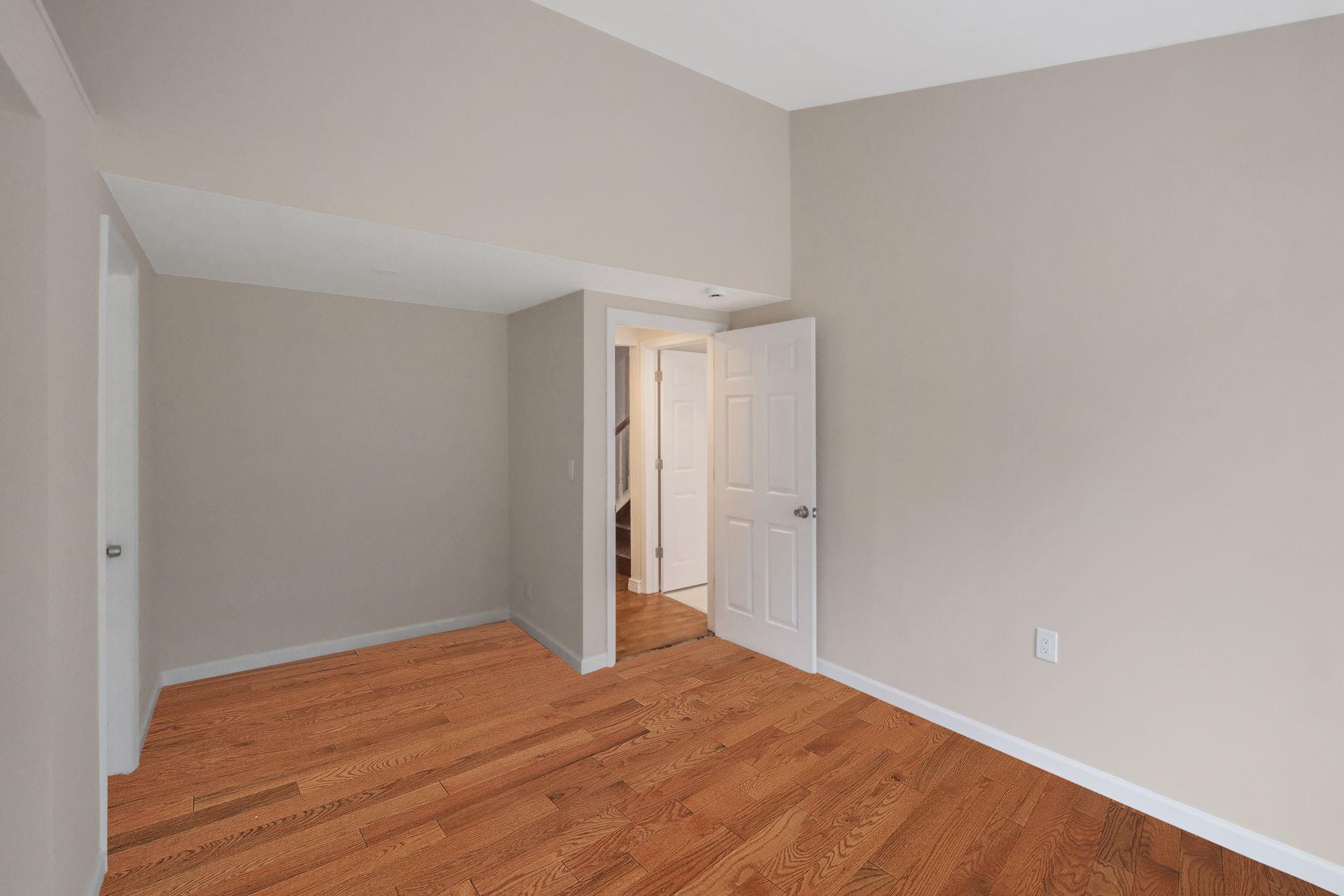 90 E Bartlett Road, Middle Island, New York image 22