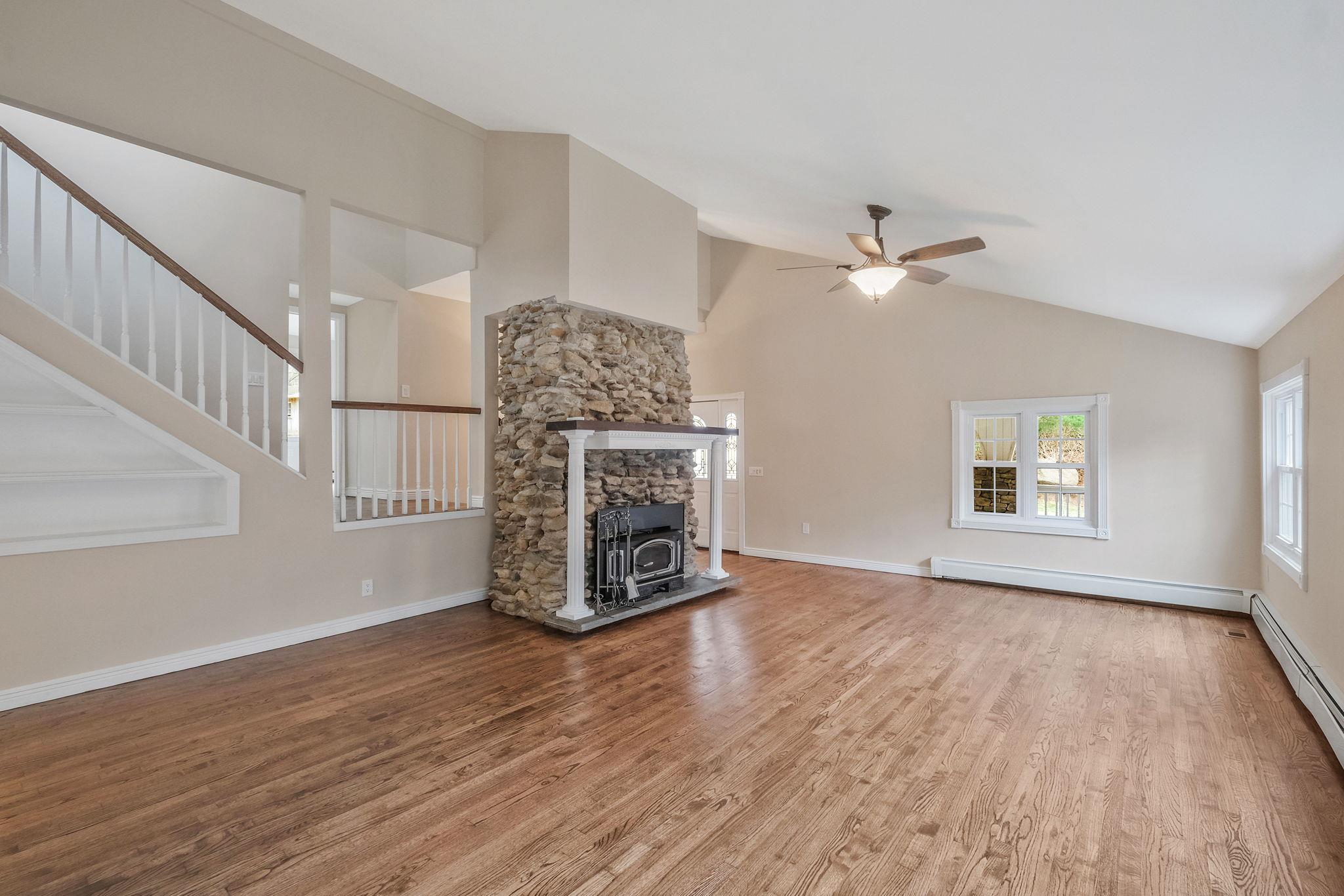 90 E Bartlett Road, Middle Island, New York image 12