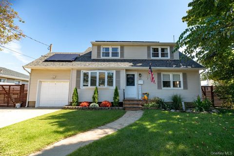 Photo of 125 Garfield Street, Freeport, NY 11520 (MLS # 918941)