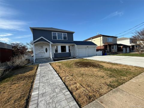 Photo of 192 S Long Beach Rd Rd, Rockville Centre, NY 11570 (MLS # 944662)