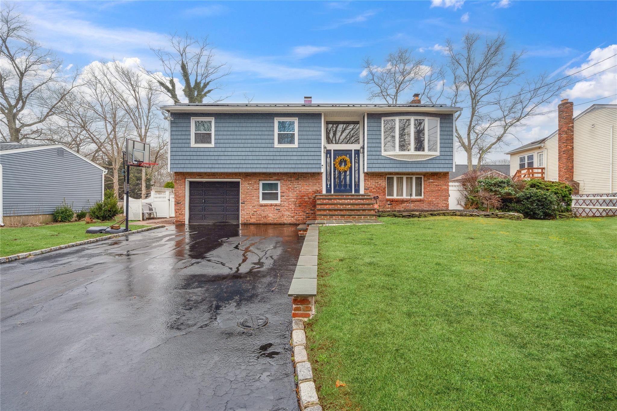 108 Hawkeye Street, Ronkonkoma, New York image 1