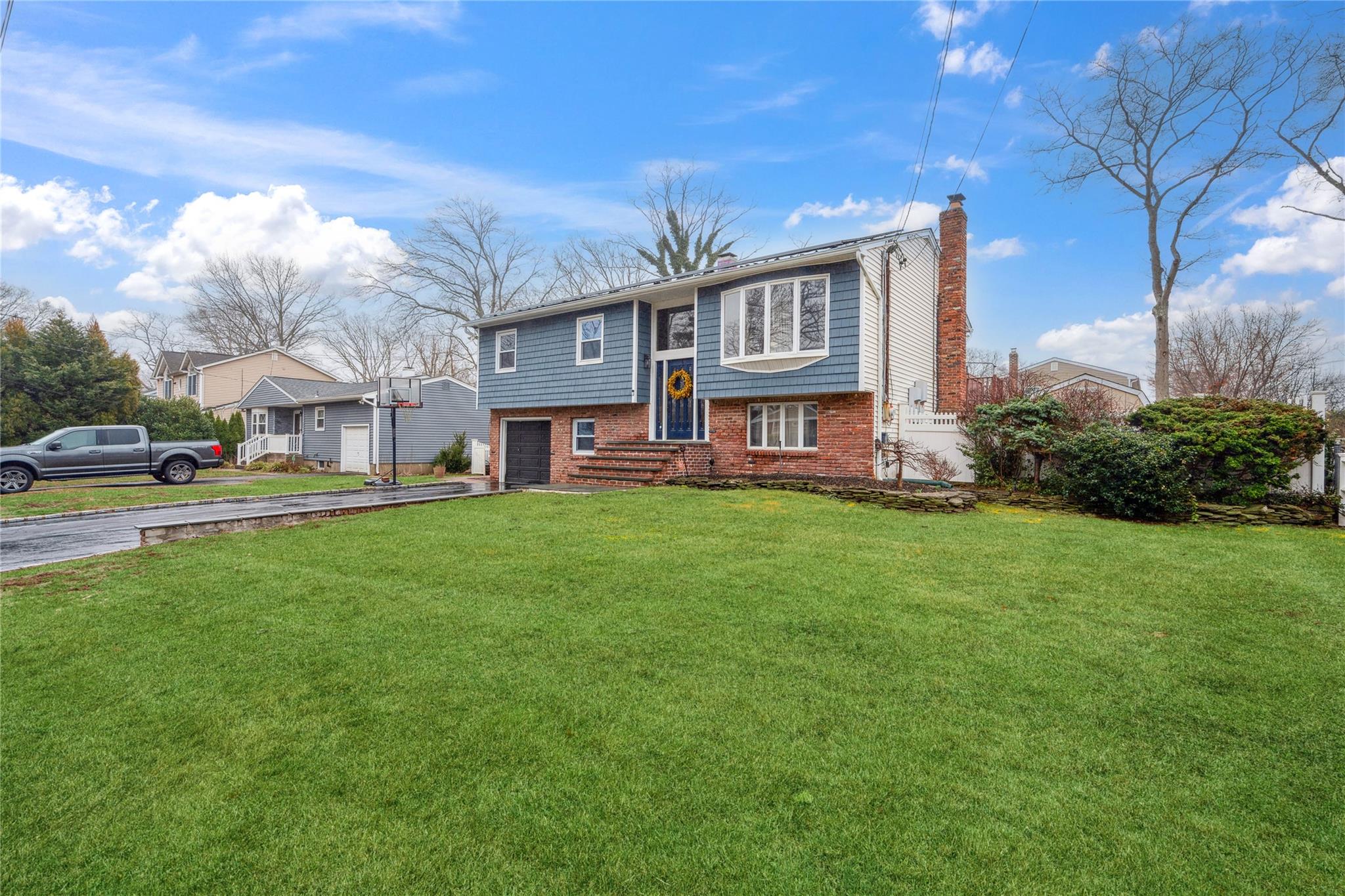 108 Hawkeye Street, Ronkonkoma, New York image 5