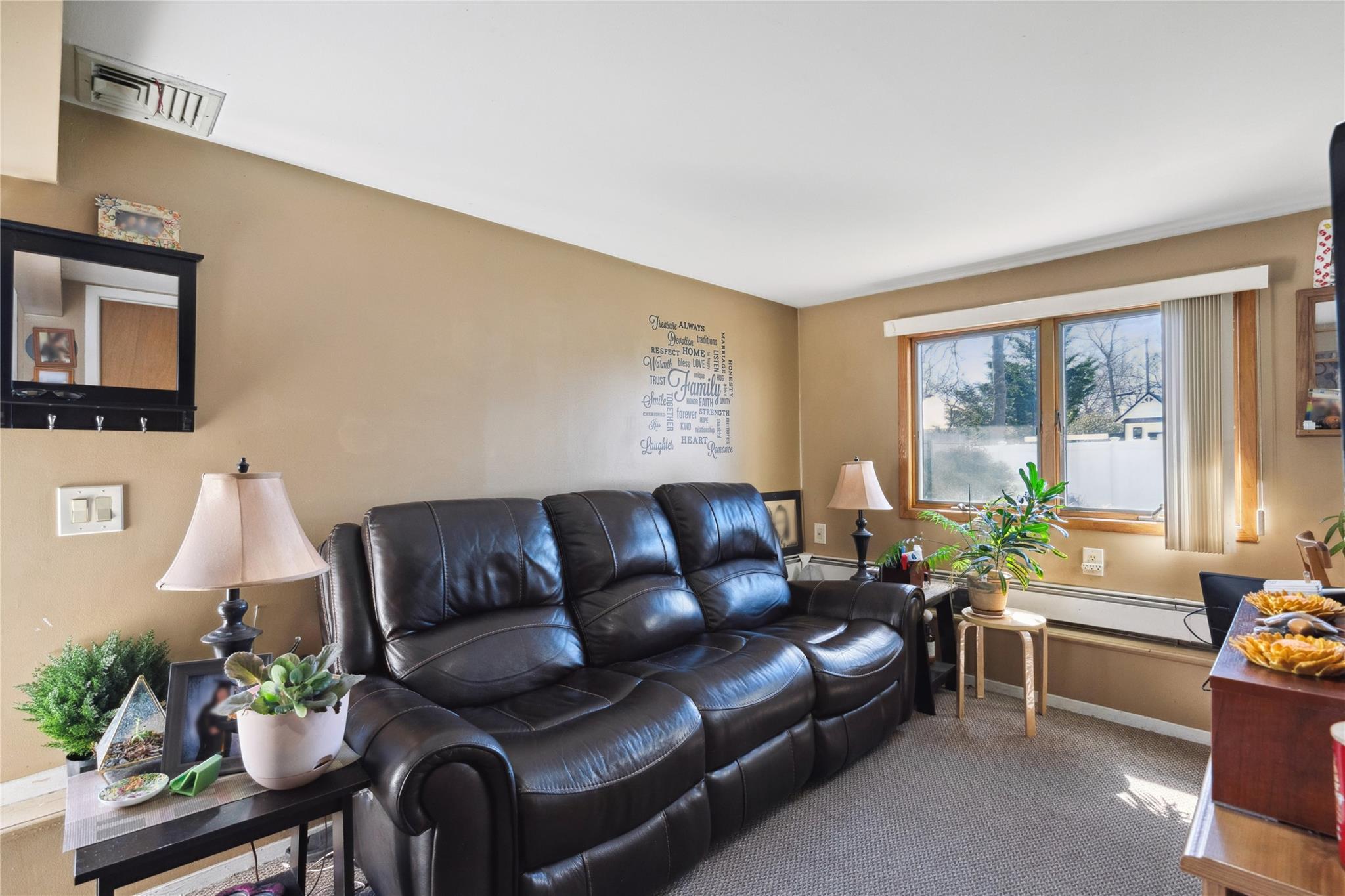 108 Hawkeye Street, Ronkonkoma, New York image 33