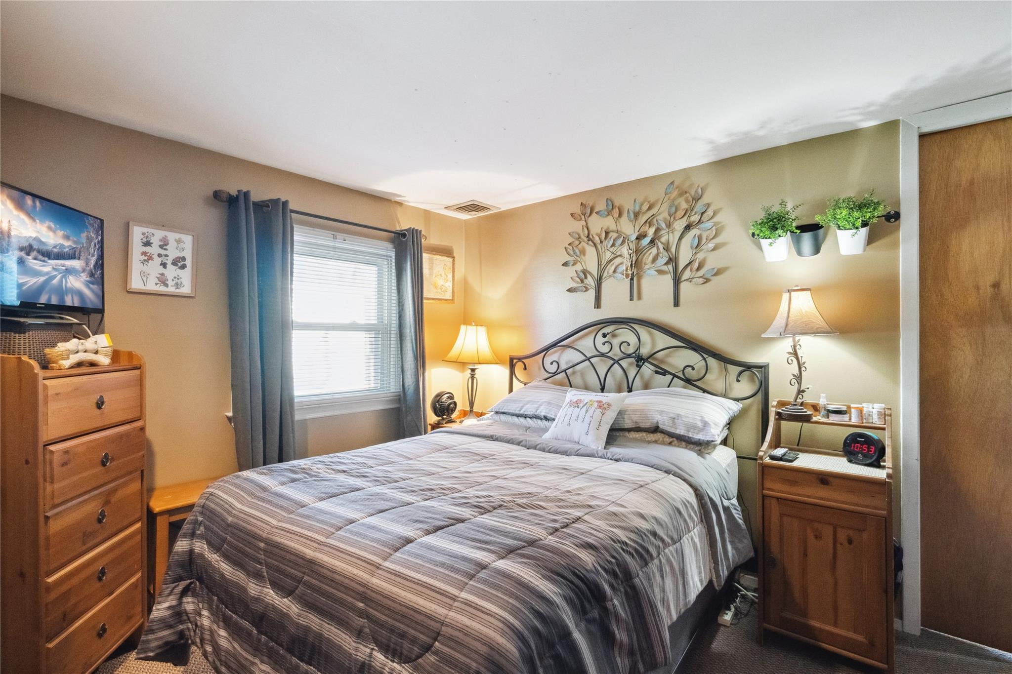108 Hawkeye Street, Ronkonkoma, New York image 34