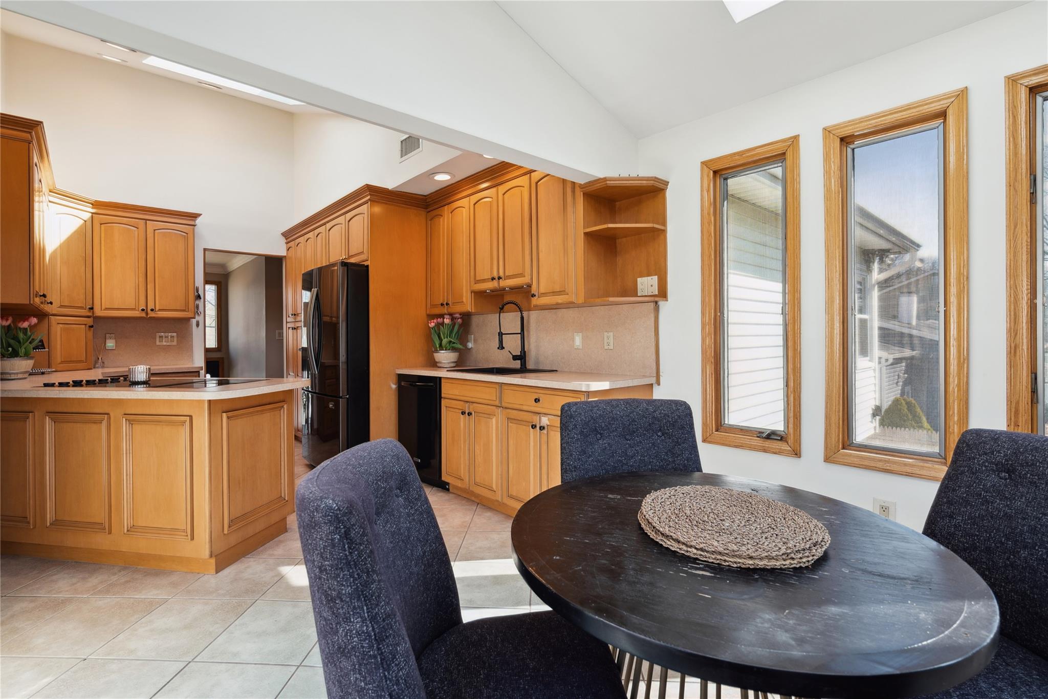108 Hawkeye Street, Ronkonkoma, New York image 15