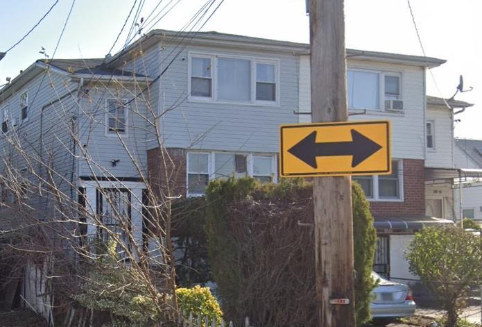 Rental Property at Brookville Boulevard 2Fl, Rosedale, Queens, NY - Bedrooms: 3 
Bathrooms: 1 
Rooms: 4  - $2,900 MO.