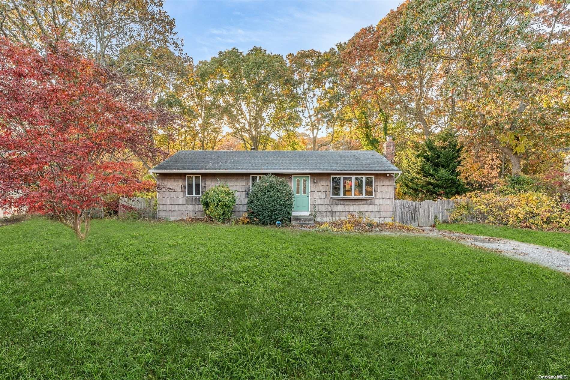 12 Propose Road, Shirley, New York image 1