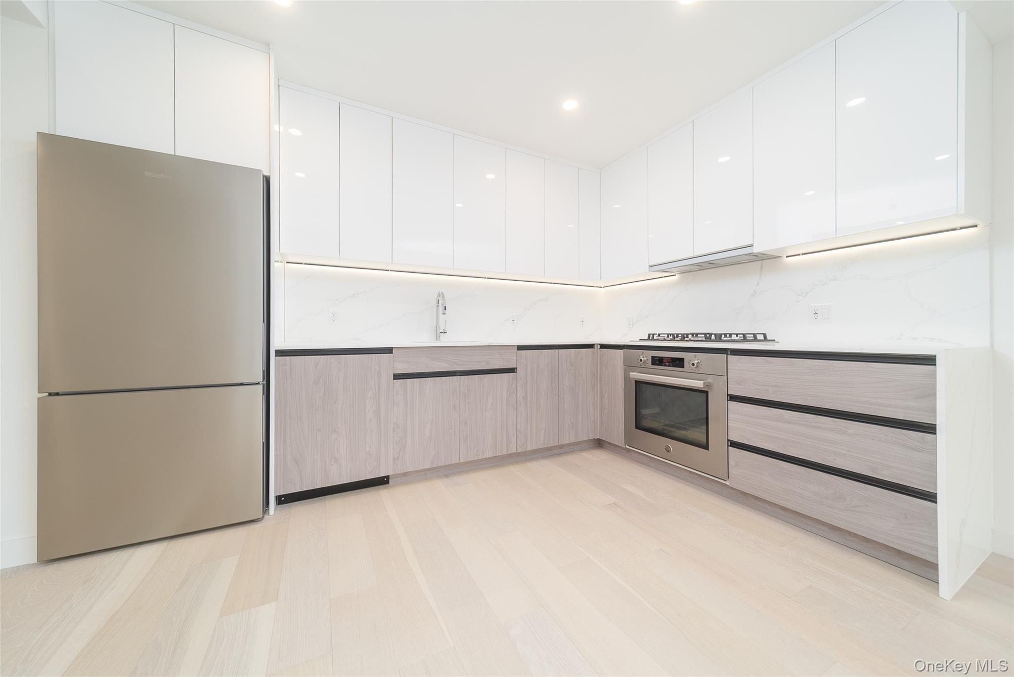 14449 Northern Boulevard 325