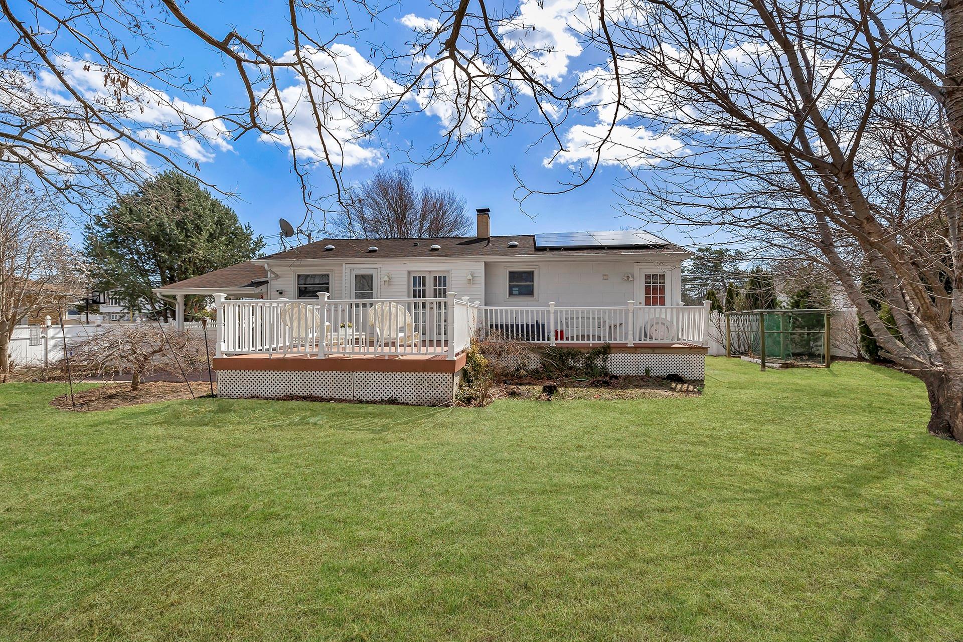 51 Sammis Avenue, Deer Park, New York image 11
