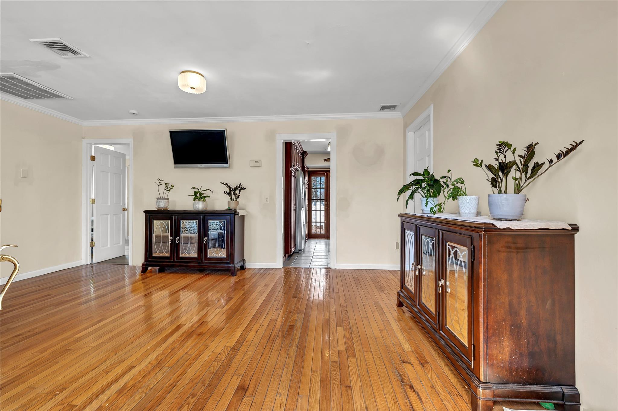 51 Sammis Avenue, Deer Park, New York image 14