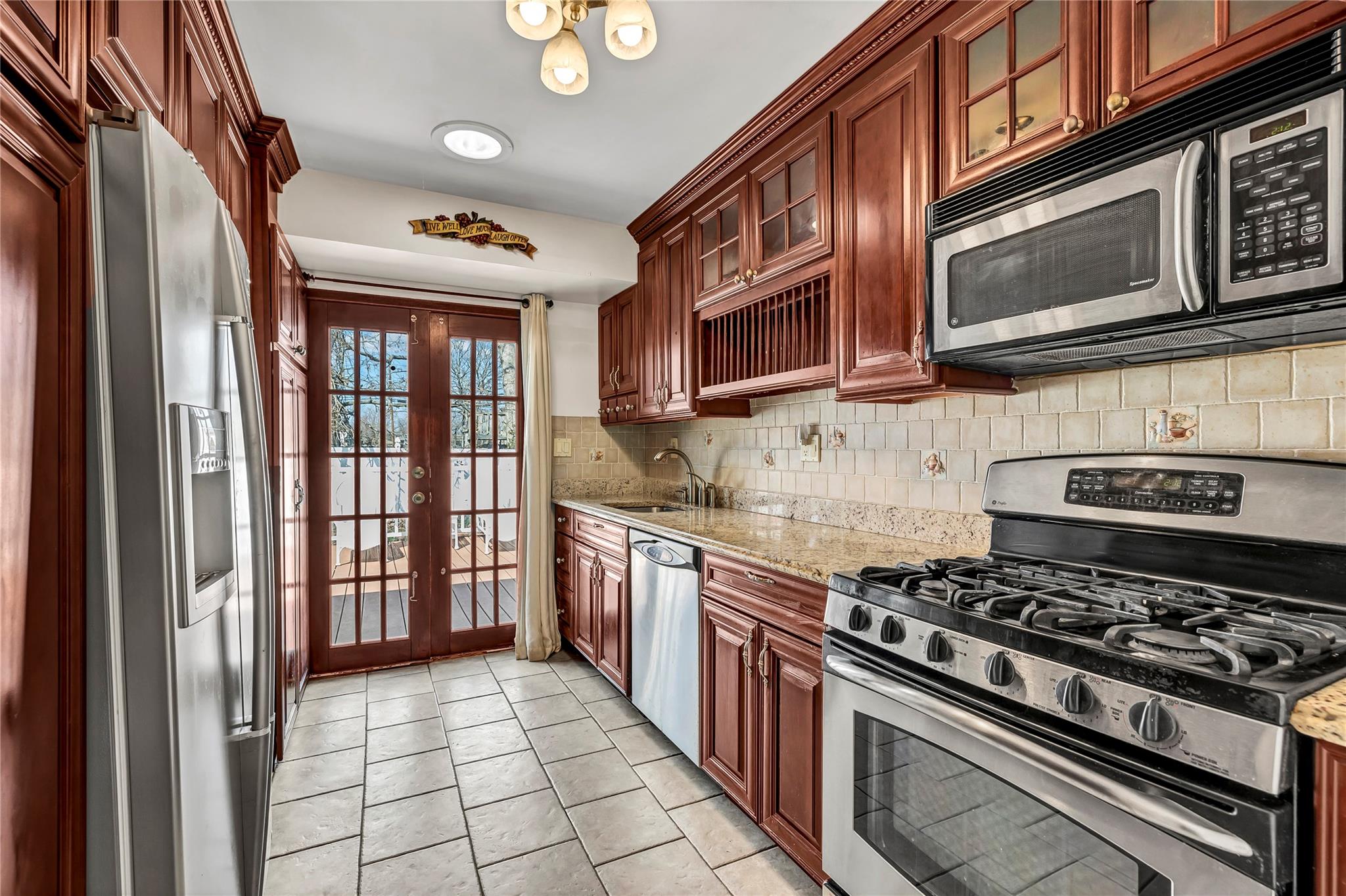 51 Sammis Avenue, Deer Park, New York image 18