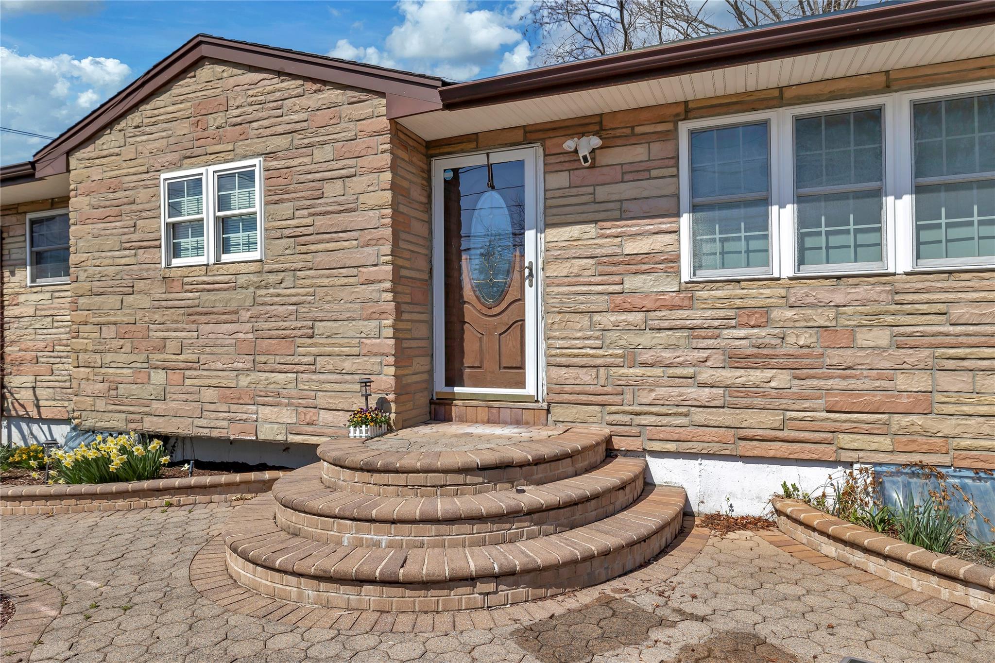 51 Sammis Avenue, Deer Park, New York image 7