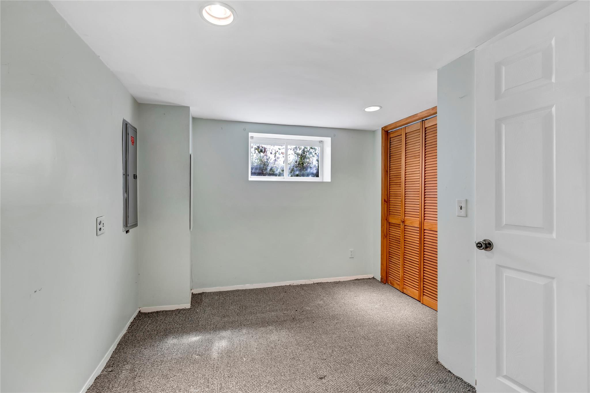 51 Sammis Avenue, Deer Park, New York image 24