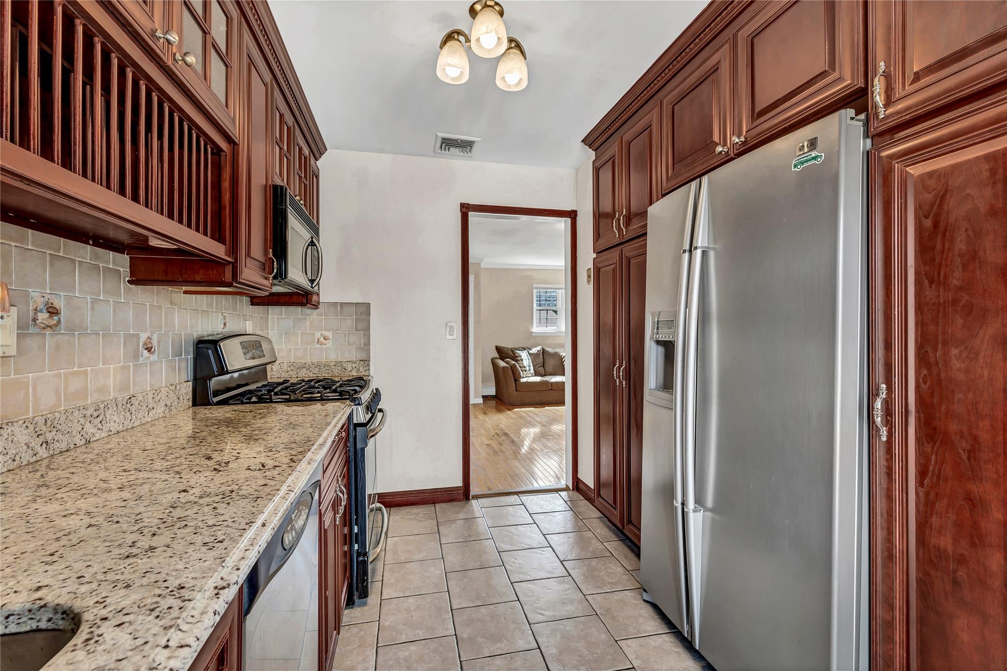 51 Sammis Avenue, Deer Park, New York image 19