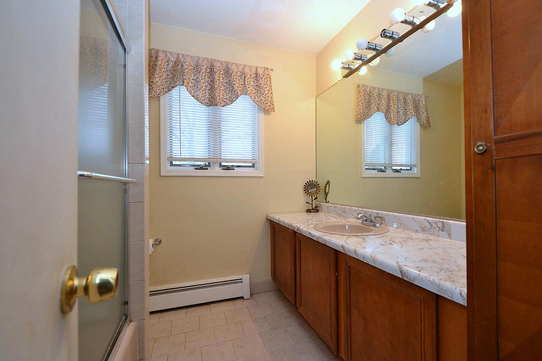 14 Colmar Avenue, Lake Grove, New York image 14