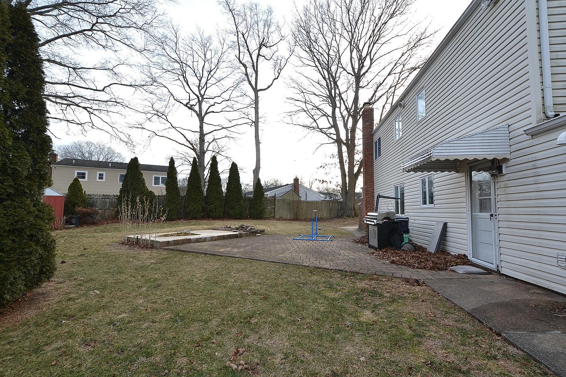 14 Colmar Avenue, Lake Grove, New York image 6