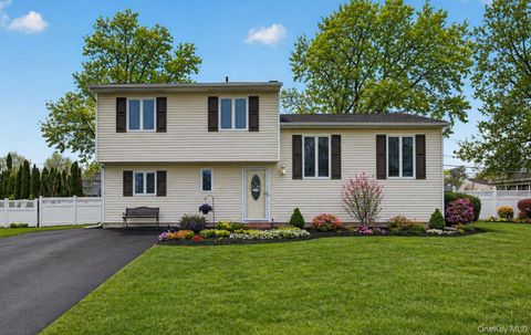 92 Nimbus Road Holbrook NY 11741