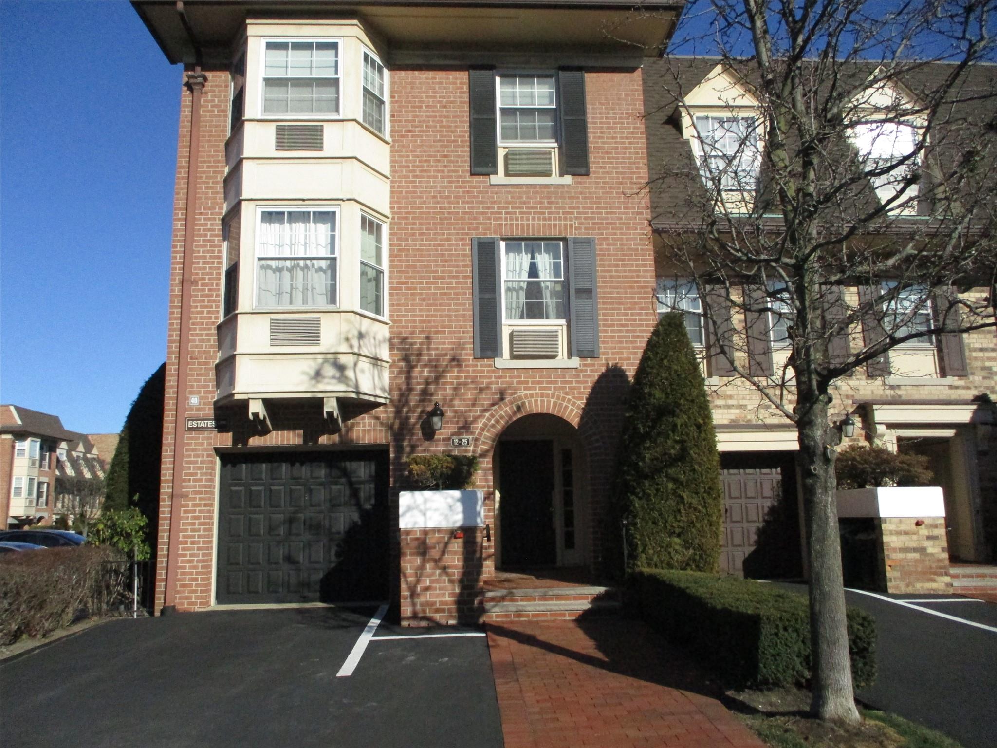 Rental Property at Estates Lane 225 M, Bayside, Queens, NY - Bedrooms: 2 
Bathrooms: 2  - $3,500 MO.