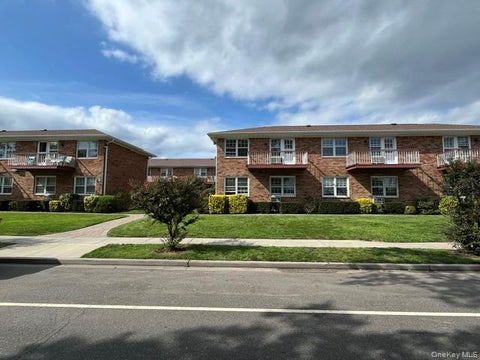 Apartment For Rent - 165 Manorhaven Boulevard #G<br/> Nassau County, Port Washington, NY 11050
