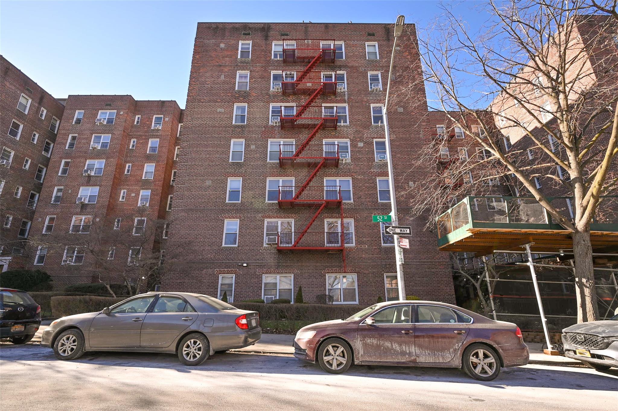 39-20 52 Street #4D, Woodside, New York image 1