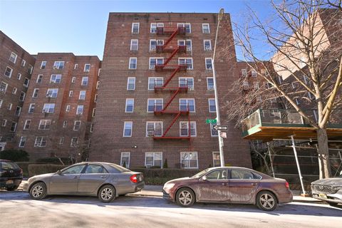 39-20 52 Street Unit 4D, Woodside, NY 11377 - #: 819128