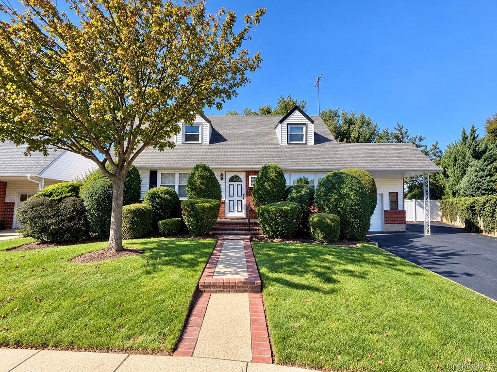 Photo of 199 Ronni Drive, East Meadow, NY 11554 (MLS # 1064886)