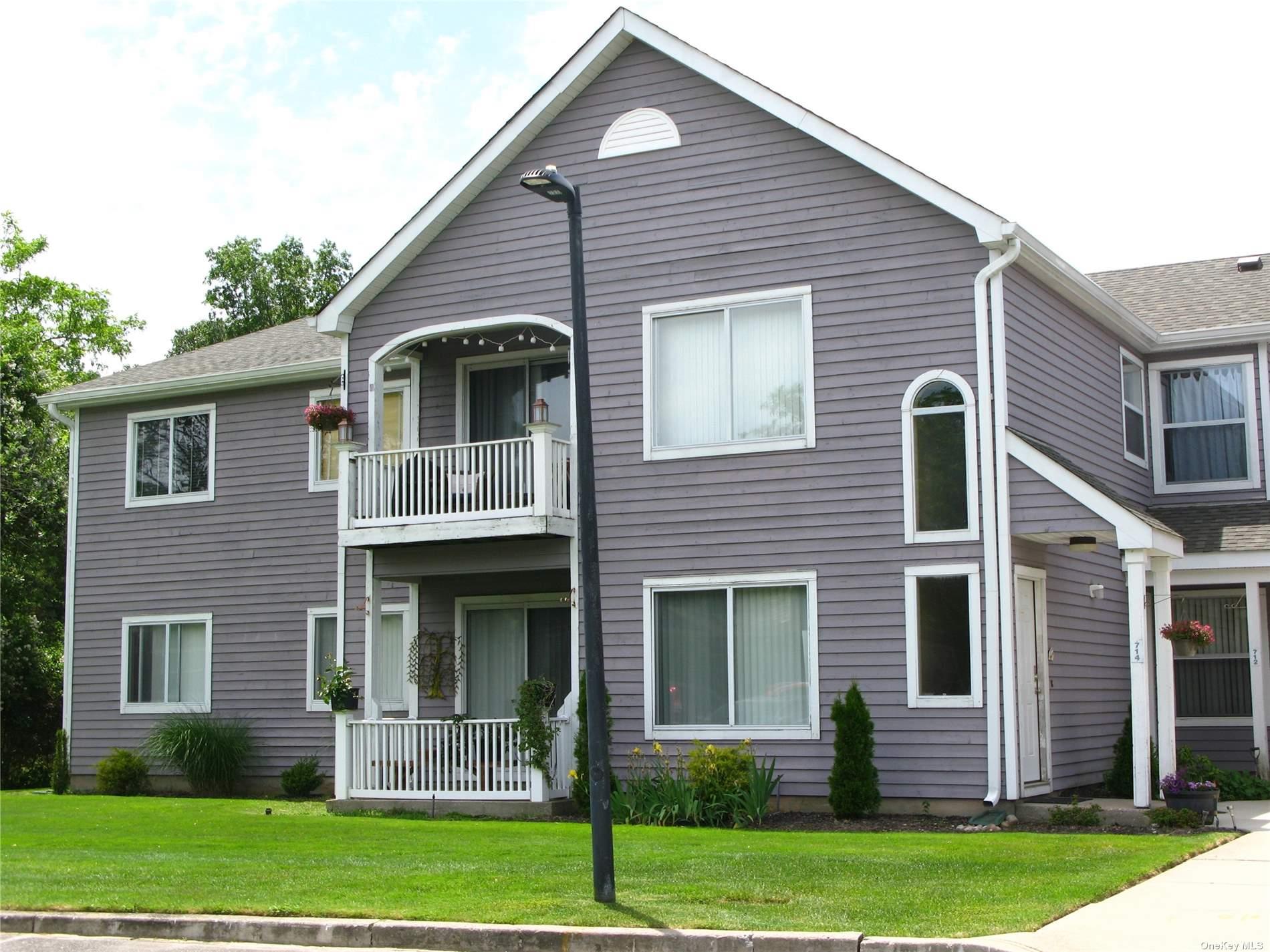 712 Birchwood Park Drive, Middle Island, New York image 1