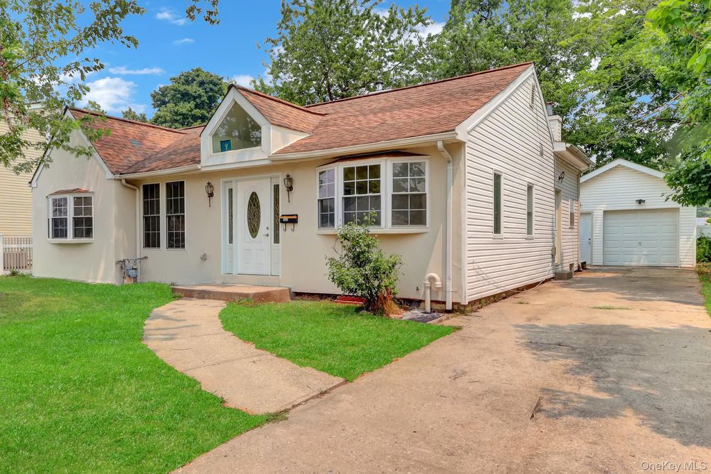 Photo of 1431 Brooklyn Boulevard, Bay Shore, NY 11706 (MLS # 1027830)
