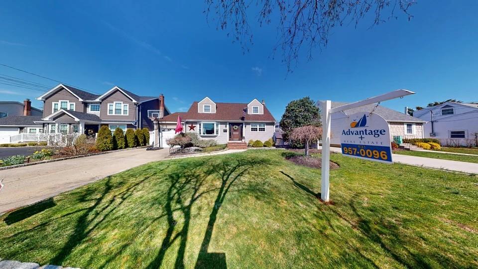 58 Lincoln Boulevard, Bethpage, New York image 11