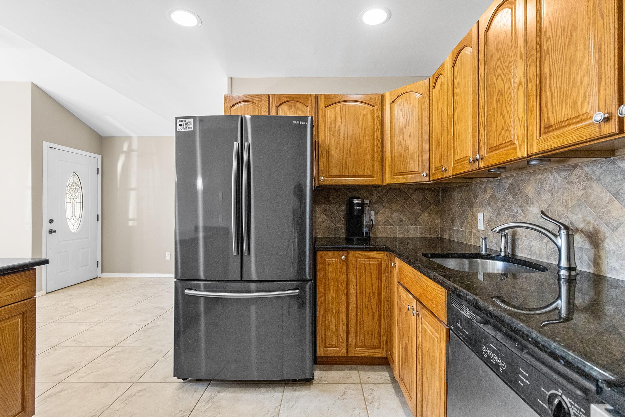 84 Ridge Lane, Levittown, New York image 8