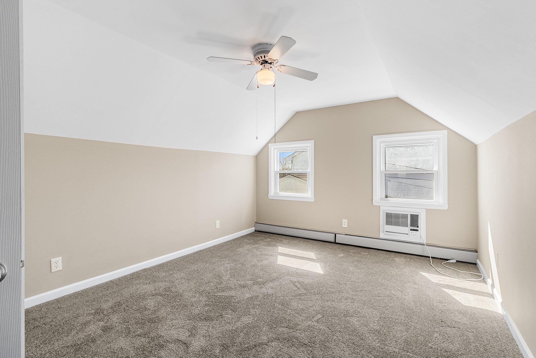 84 Ridge Lane, Levittown, New York image 21