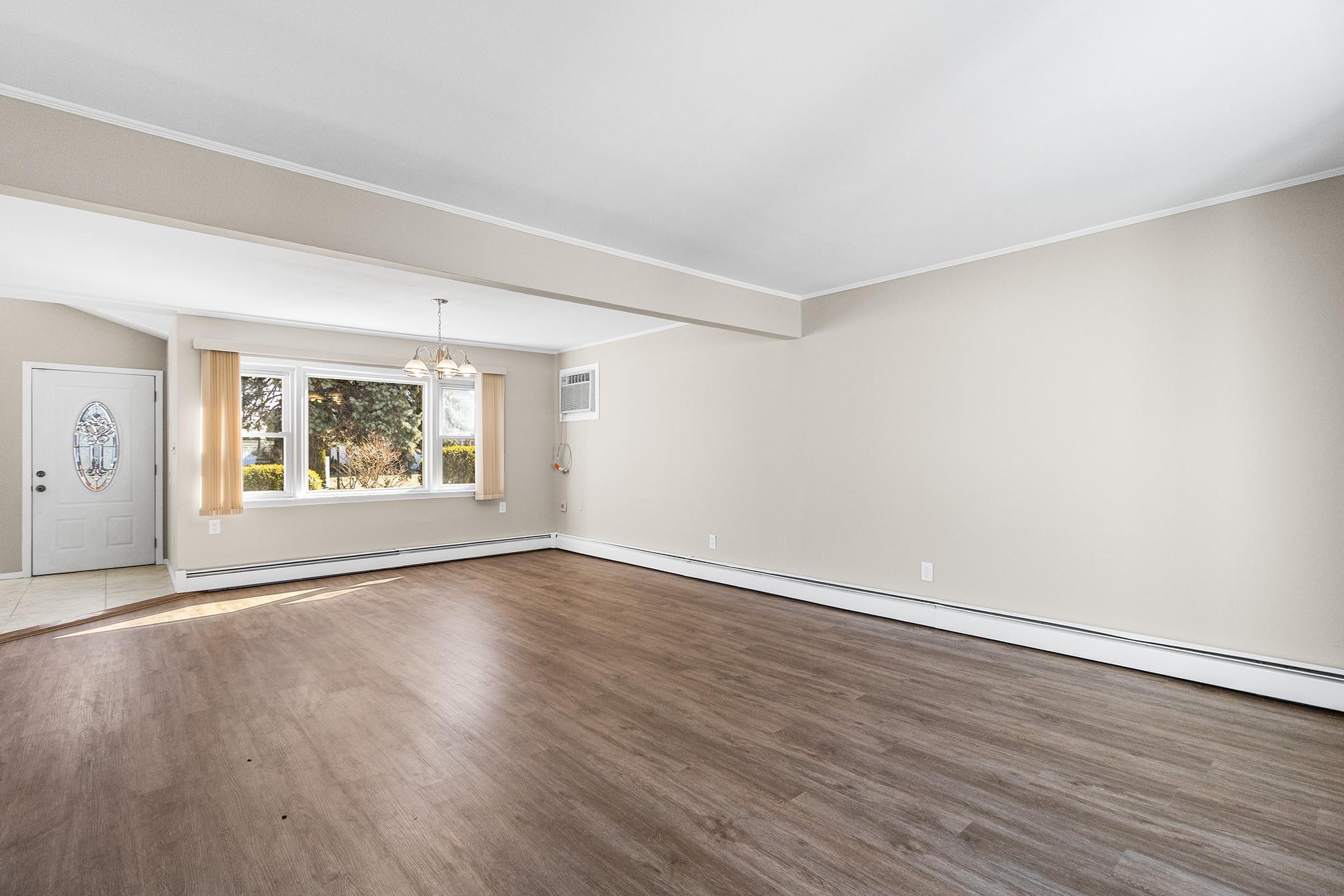 84 Ridge Lane, Levittown, New York image 15