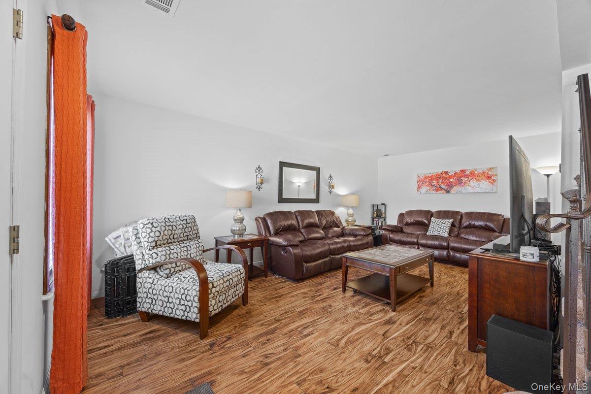 21 Alhambra Drive - Photo 2