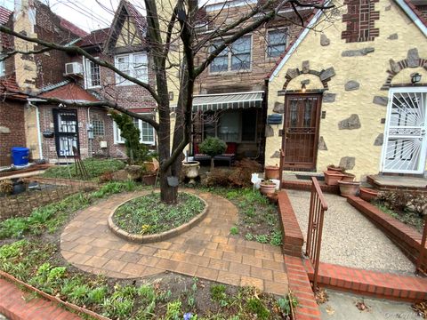 4705 189th Street Flushing NY 11358