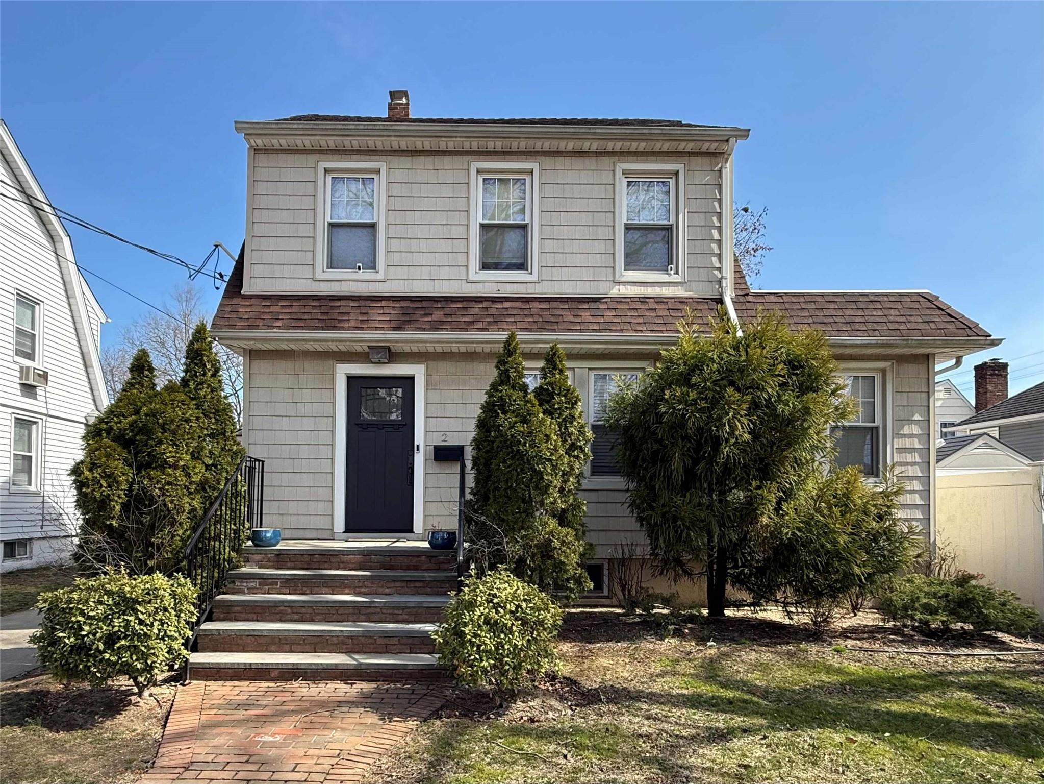 2 Devon Street, Lynbrook, New York image 1