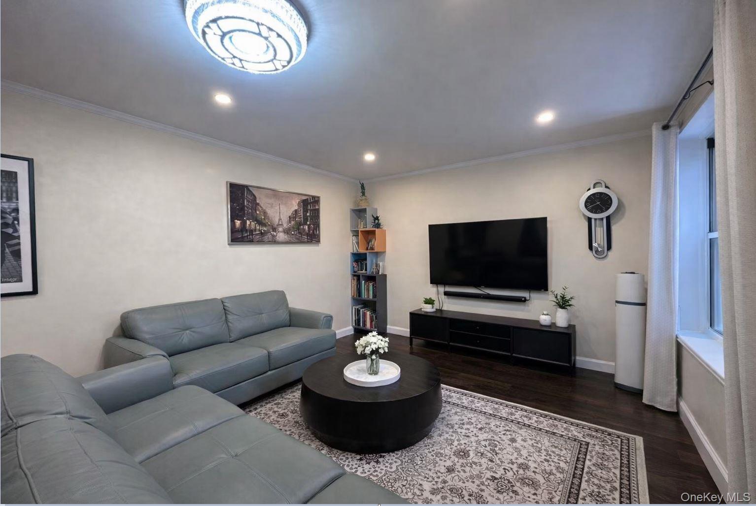 2704 Parsons Boulevard 6B