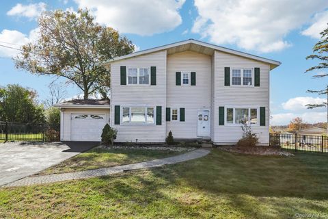 Photo of 13 Wedgewood Drive, Goshen, NY 10924 (MLS # 929588)