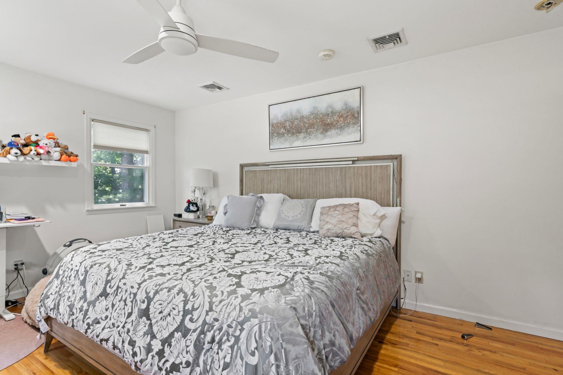 Dix Hills, New York 11746, United States, 5 Bedrooms Bedrooms, ,4 BathroomsBathrooms,Residential,Coming Soon,162521