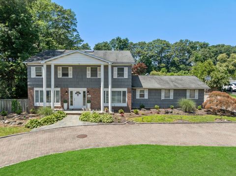 9 Lucille Lane Dix Hills NY 11746